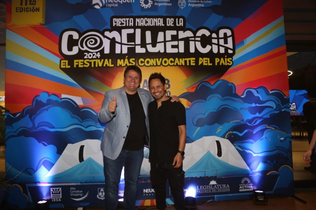 Foto del intendente de Neuquén Mariano Gaido en la presentación de la Fiesta de la Confluencia