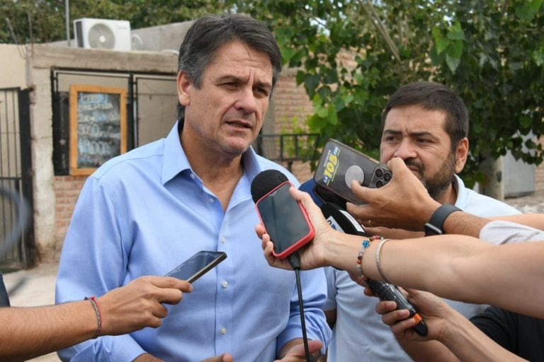 Gaido anuncia obras de asfalto en Peumayén tras concluir crucial etapa de cloacas