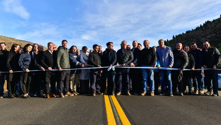 Inauguración de ruta gobierno de la provincia de Neuquén.