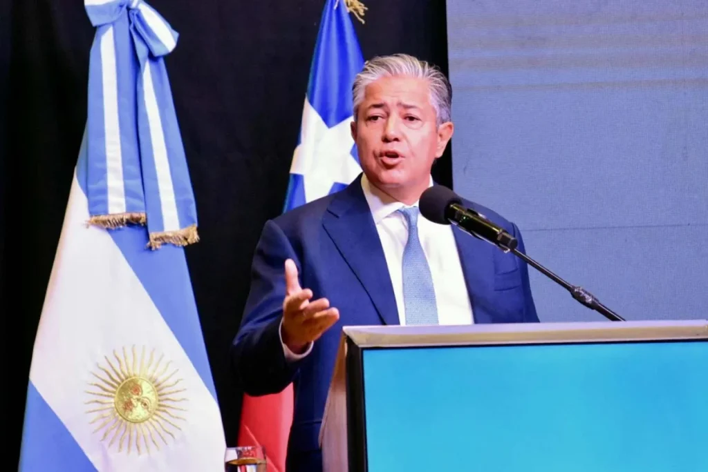 Gobernador Rolando Figueroa