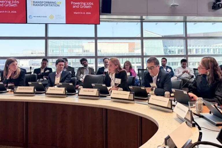 Neuquén sorprende en Washington con su ambicioso plan de conectividad vial