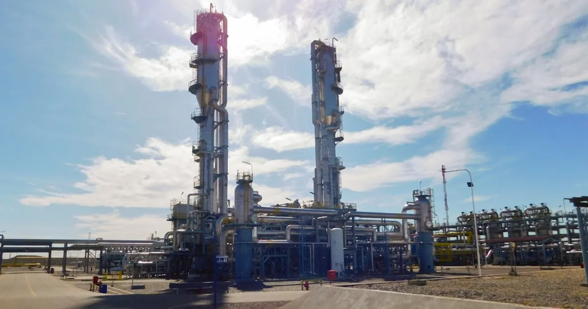 GNL Cutral Co Plaza Huincul Neuquén - planta de Compañía MEGA en Loma La Lata, ejemplo de infraestructura gasífera regional