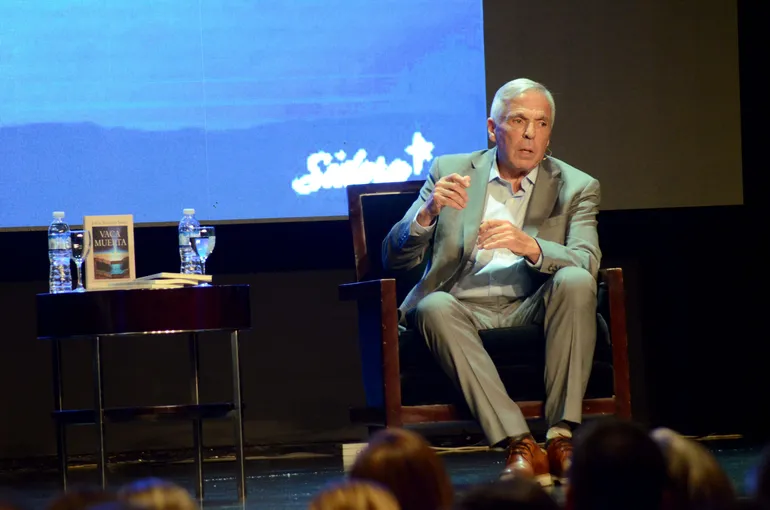 Jorge Sapag presentación del libro Vaca Muerta Tesoro y Faro para la Argentina