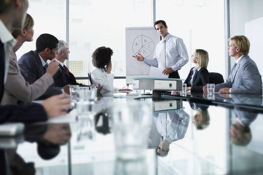 La evolución tecnológica y la política. Asesores políticos modernos