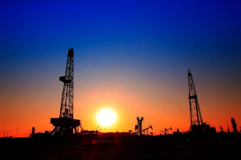 Chevron pondrá USD 10.000 millones en Vaca Muerta vía RIGI: la primera super-major que se compromete con monto inédito