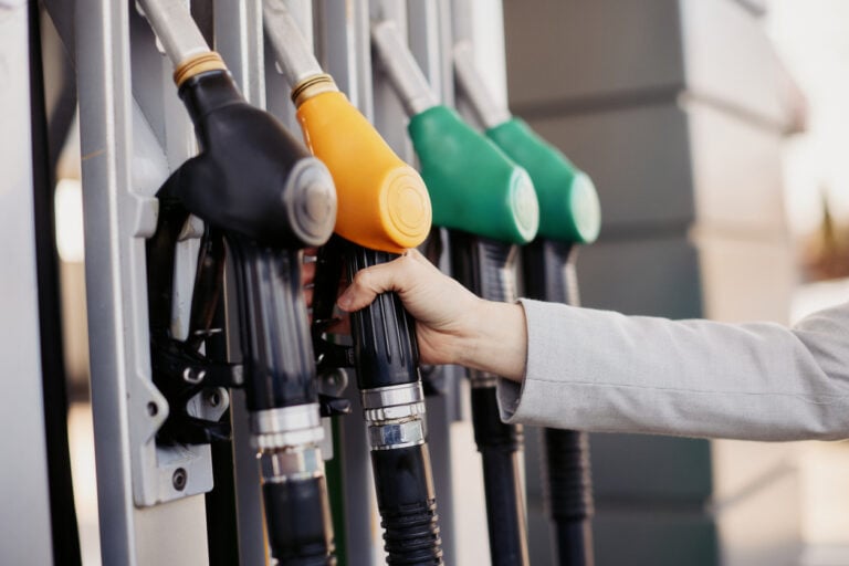 Combustibles más caros en mayo: lo que el Gobierno postergó para junio es lo que más duele en Neuquén