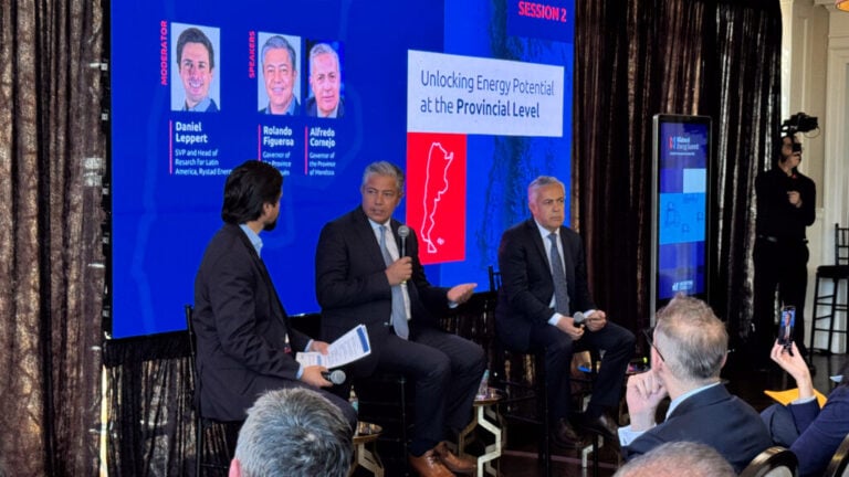 Figueroa en Houston: Neuquén tiene su propio panel en la feria de petróleo más importante del mundo