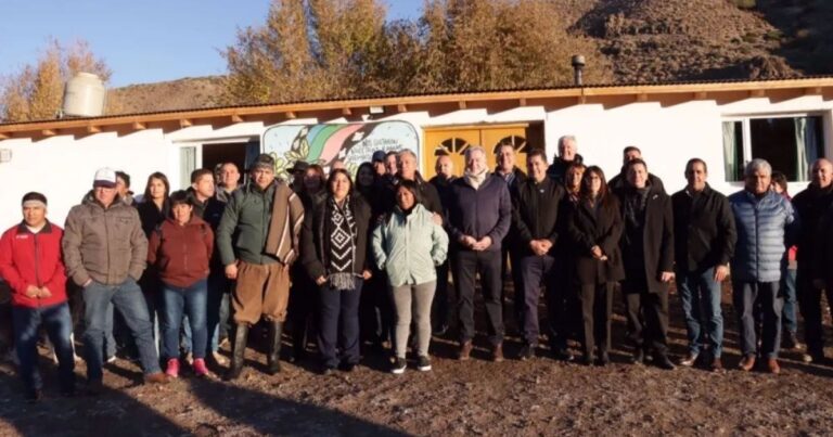 Llegó el gas natural a Antiñir Pilquiñán: Figueroa cumplió en Los Miches y promete el fin del invierno sin gas en el Alto Neuquén