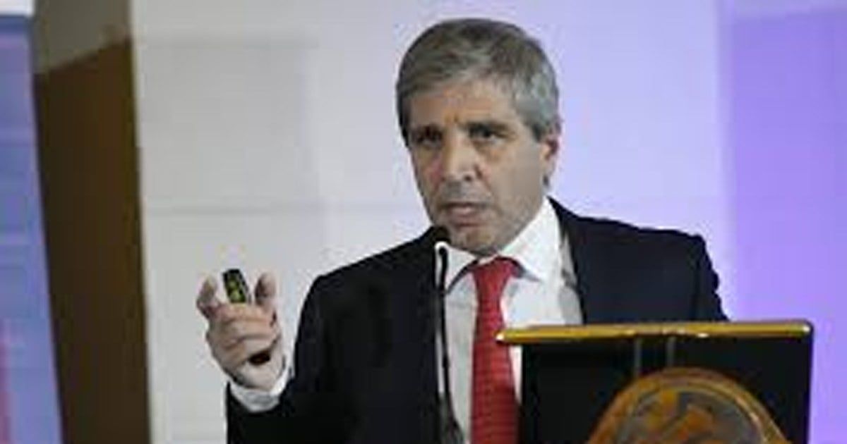 Caputo recalibra las bandas y suma nuevas perforaciones al RIGI: Vaca Muerta como ancla de los dólares - imagen