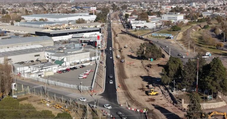Avenida Mosconi: habilitan el cruce a Cipolletti tras la primera etapa de asfalto