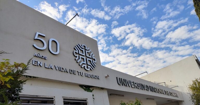 Lopes y Espinosa enfrentan plataformas con diferencias claras en cuatro ejes del rectorado UNCo