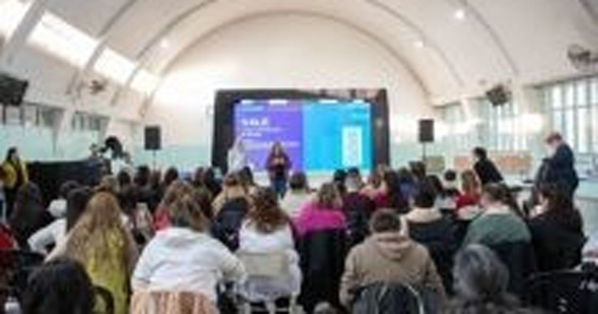 Fachada del Museo Nacional de Bellas Artes de Neuquén, sede de la feria del libro