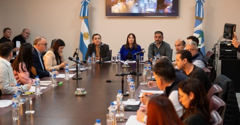 La Legislatura dio despacho al acuerdo GNL entre Neuquén e YPF y el proyecto avanza al recinto