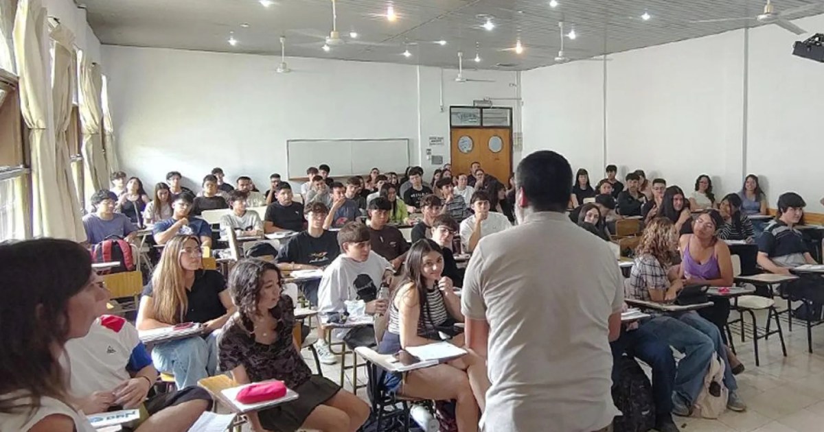 Empresarios y profesionales del comercio exterior reunidos en una jornada de ADINEU en Neuquén