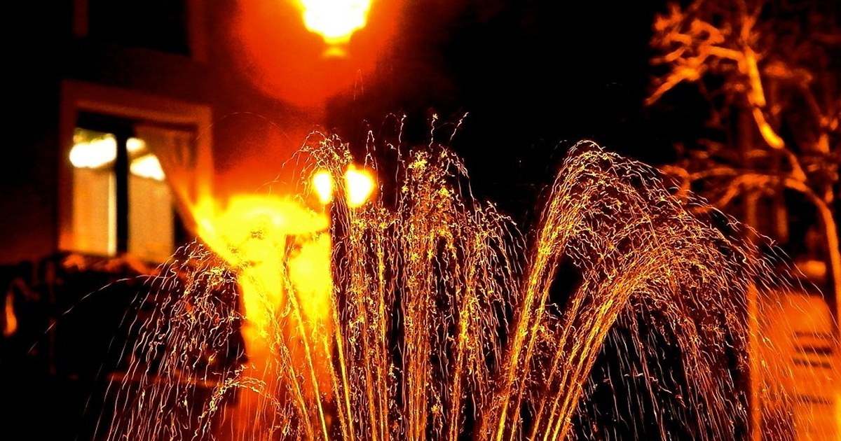Abogados revisan documentos de contratos petroleros vinculados a Vaca Muerta