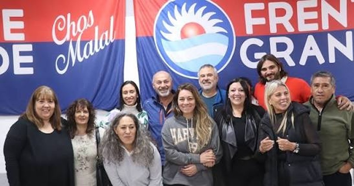 Soledad Martínez y dirigentes del Frente Grande durante la asamblea que lanzó la Red Neuquina en Zapala