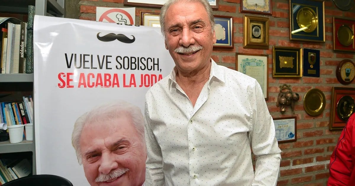 Dirigentes del MPN durante la renovación de autoridades que Jorge Sobisch cuestionó públicamente