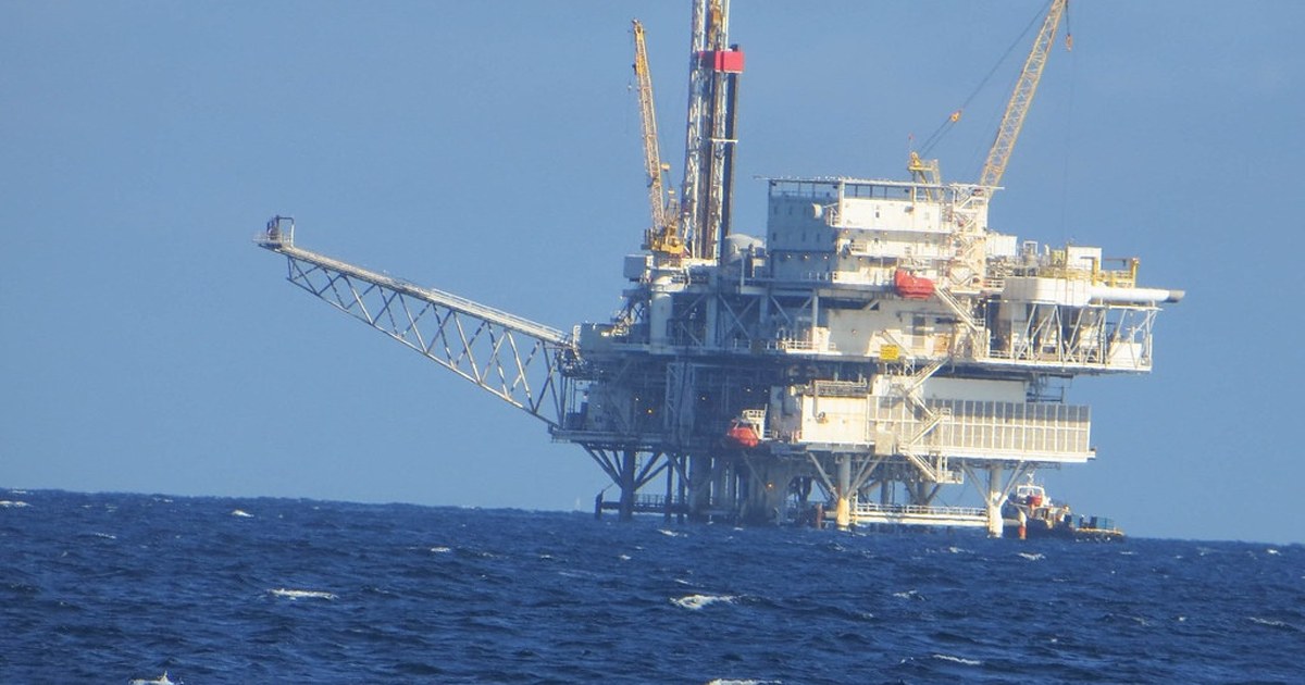 Buque de licuefacción de GNL como los que instalará Southern Energy frente a la costa de Río Negro