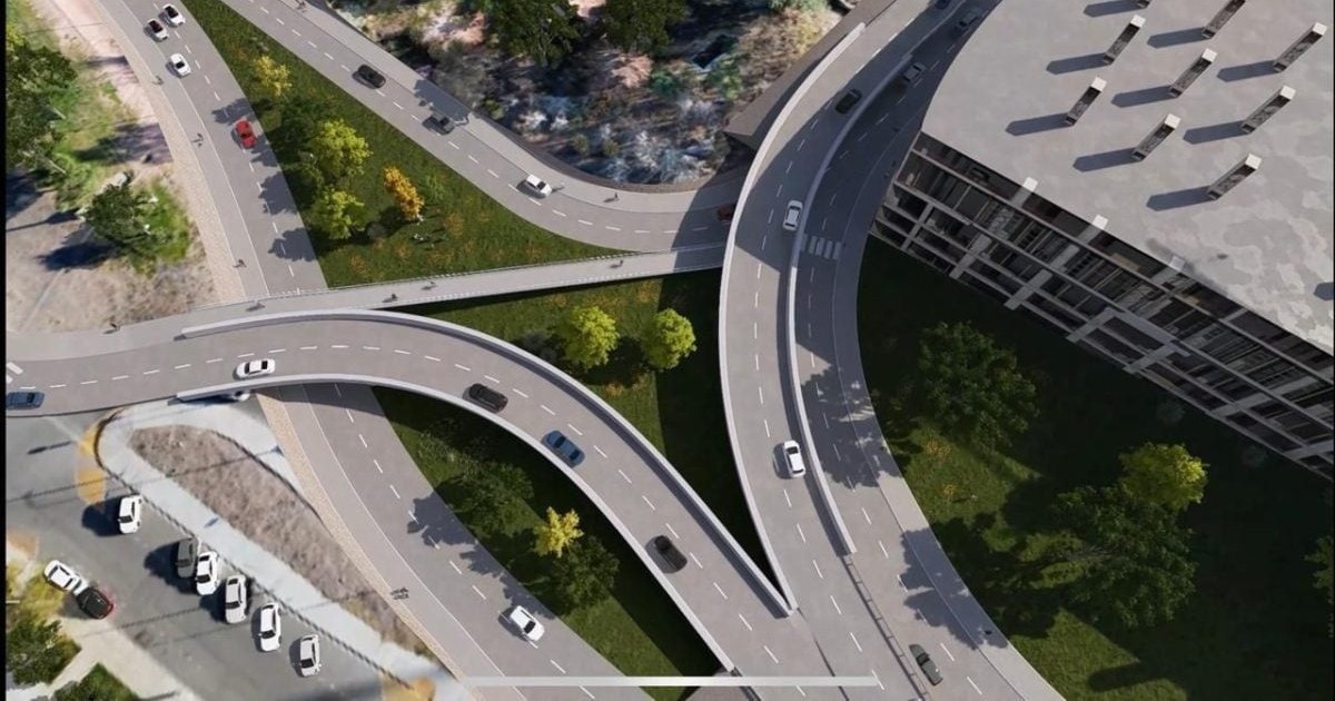 Estructura de hormigón y hierro del puente en Y en construcción sobre la avenida Raúl Alfonsín, Neuquén