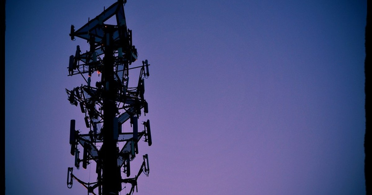 Paisaje urbano de una localidad del norte neuquino donde los usuarios denunciaron cortes de internet y telefonía