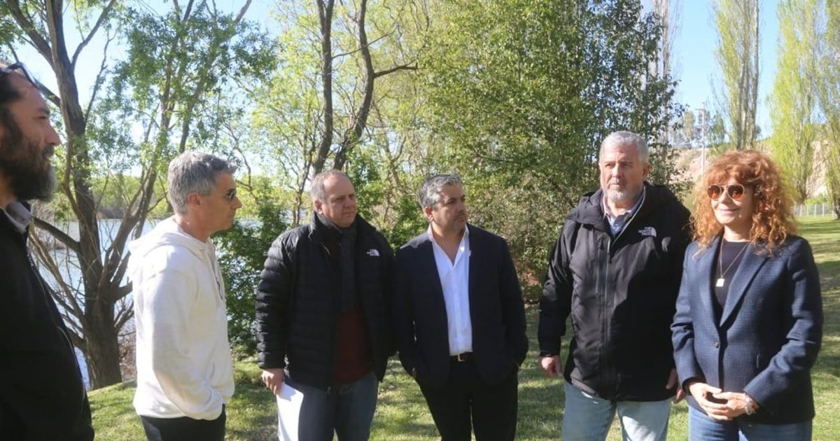 Costa del río Neuquén en el barrio Bocahue, donde se construirá el tramo de vereda y bicisenda del paseo costero