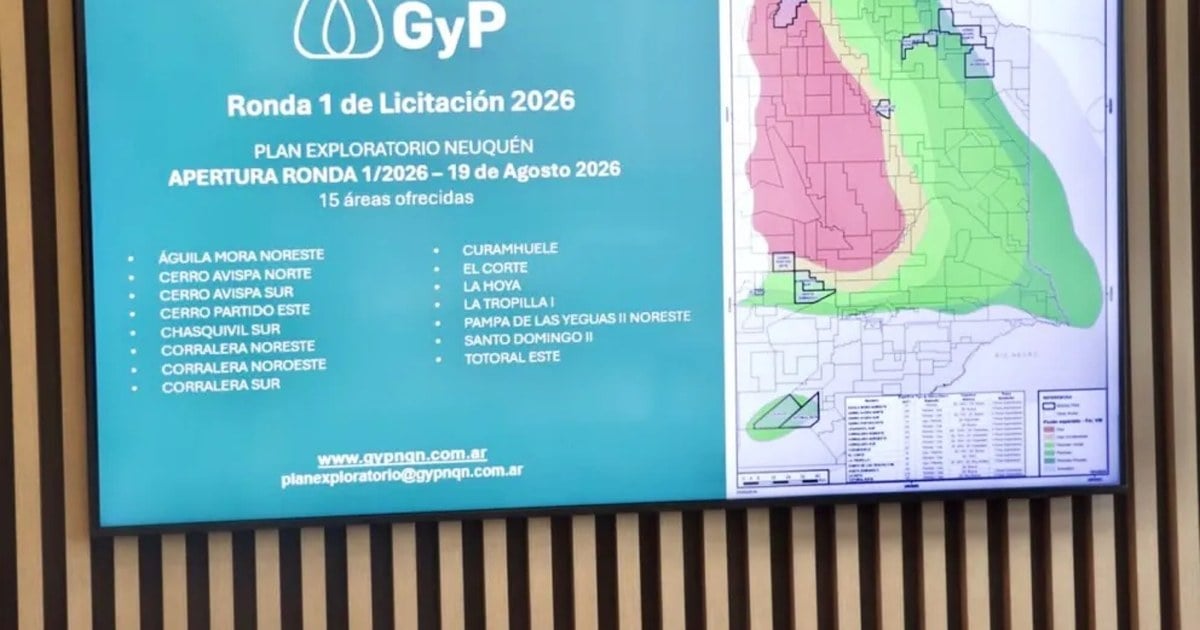 Equipo de perforación en un área exploratoria de Vaca Muerta, en Neuquén