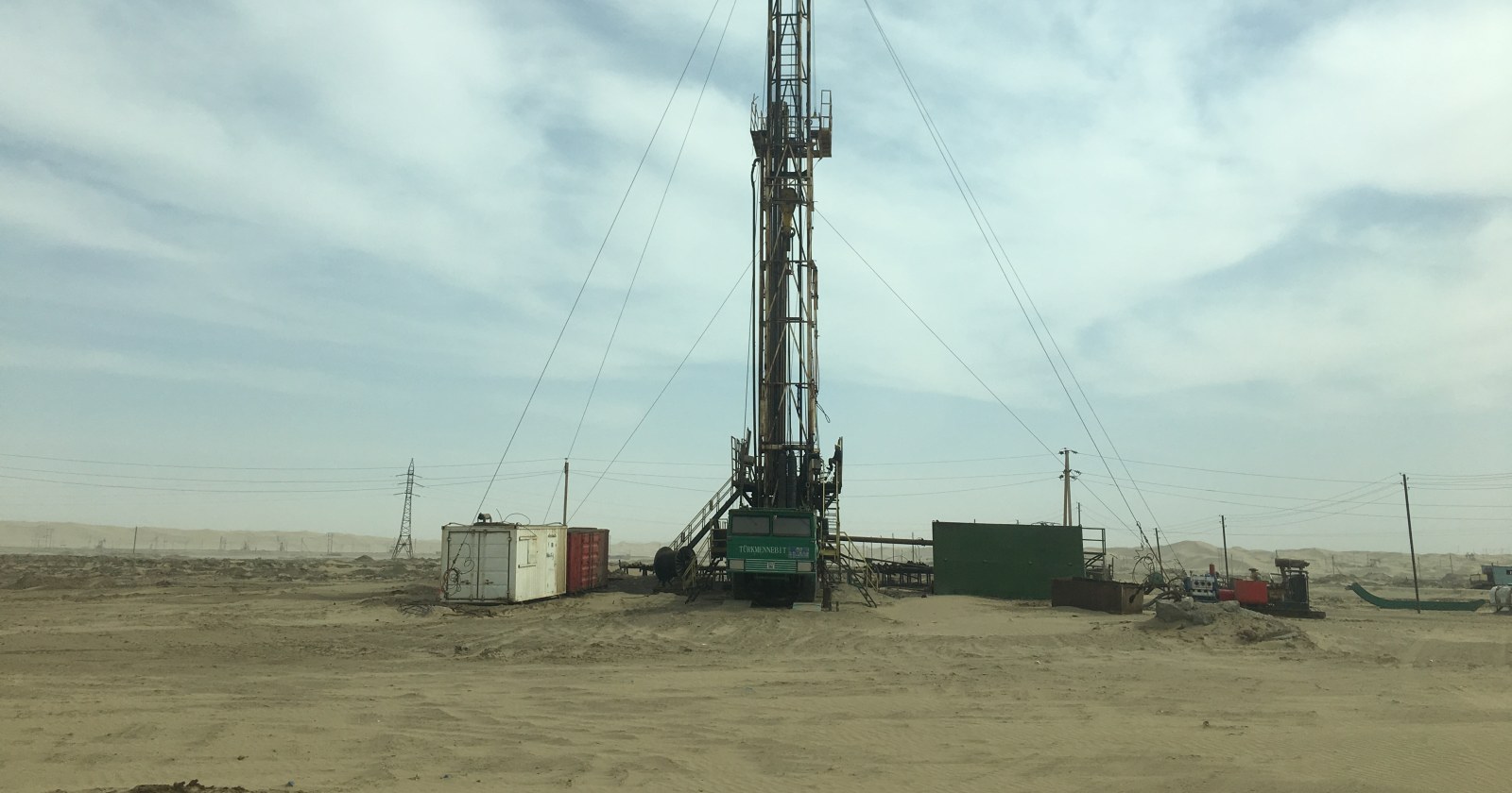 Tramo del oleoducto VMOS en obra, la vía de salida del crudo de Vaca Muerta