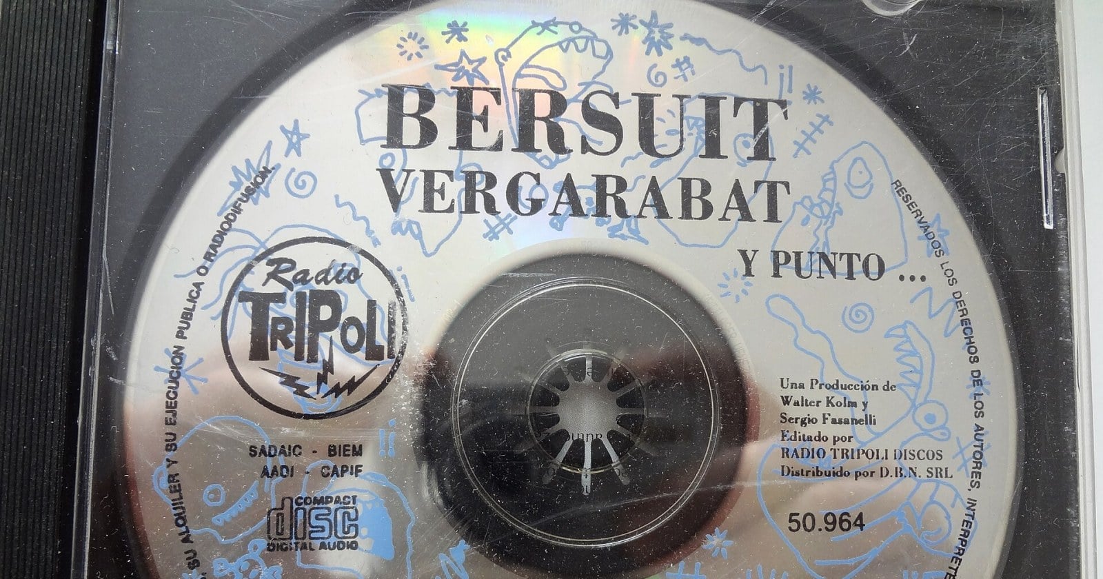 Disco compacto «Y punto...» de Bersuit Vergarabat, editado por Radio Trípoli Discos