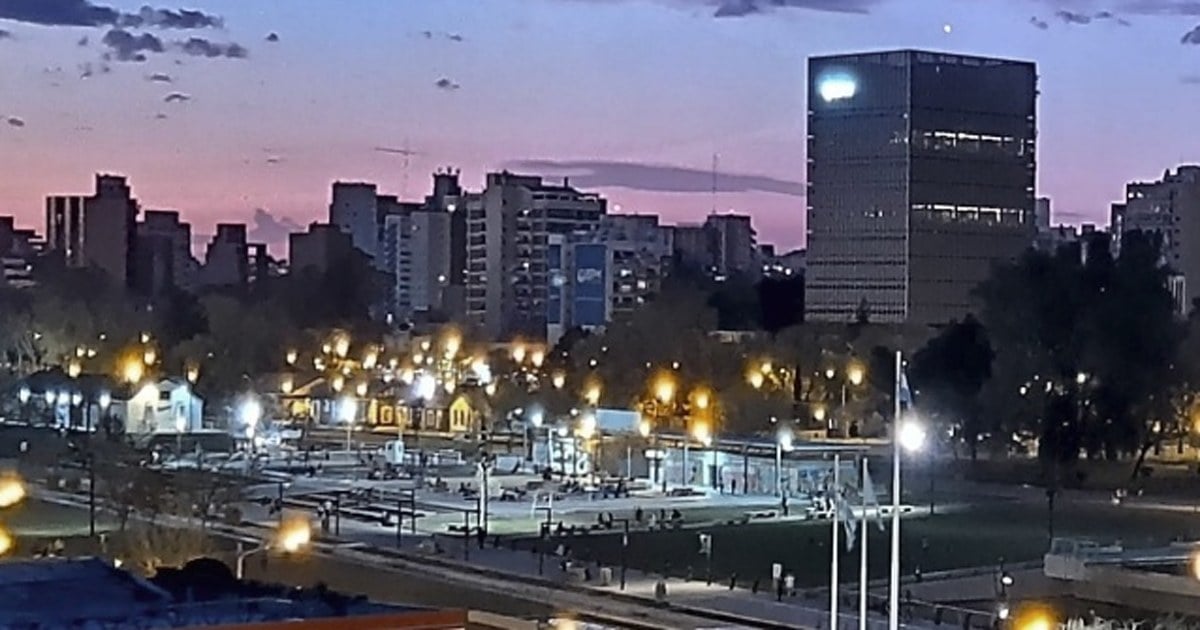 Concejales sentados en sus bancas durante una sesión del Concejo Deliberante de Neuquén