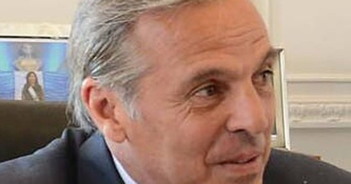 Equipo de perforación en Loma Campana, el yacimiento de mayor producción de petróleo de la Argentina