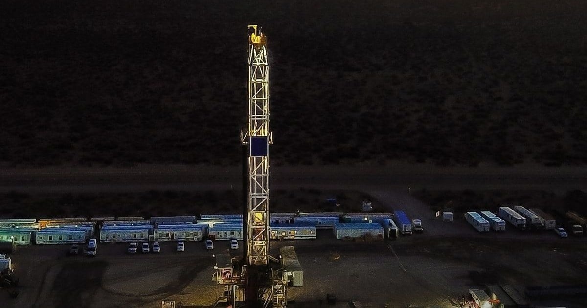 Equipo de perforación de Pluspetrol en el bloque Bajo del Choique, en la cuenca neuquina